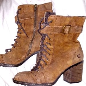 Womens size 9 B.O.C. Brown Suede Ankle Booties with Lug Sole/Chunk Heel